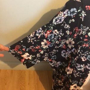 Bershka | Sweaters | Bershka Floral 